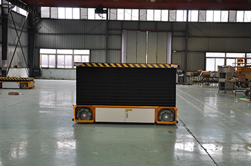 成都开云手机注册麦轮式全向车-1.jpg