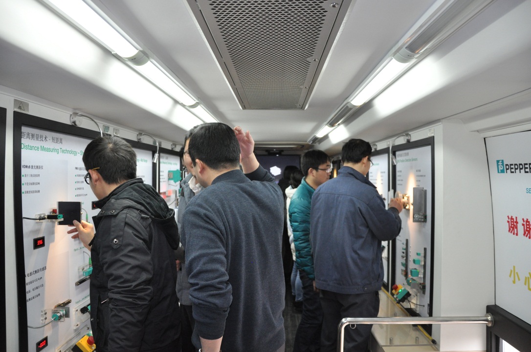 倍加福携多款传感器探访开云手机注册公司-5.jpg